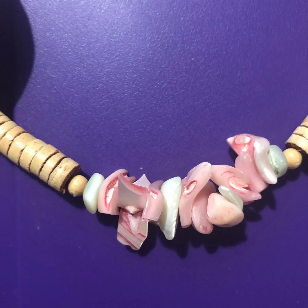 Hawaii dreams vintage shell necklace pretty statement piece